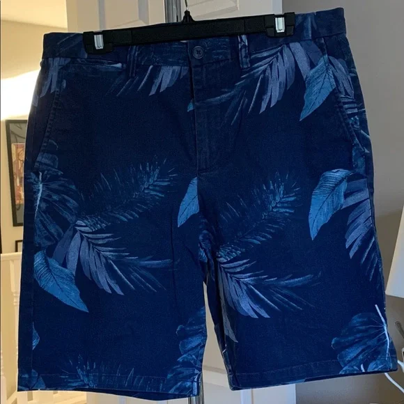 Men cotton blend short, ultimate slim, built-in flex. Size 34, printed blue. - Picture 4 of 7